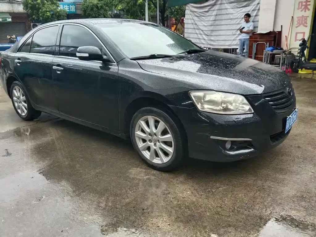 Toyota Camry — миниатюра 3