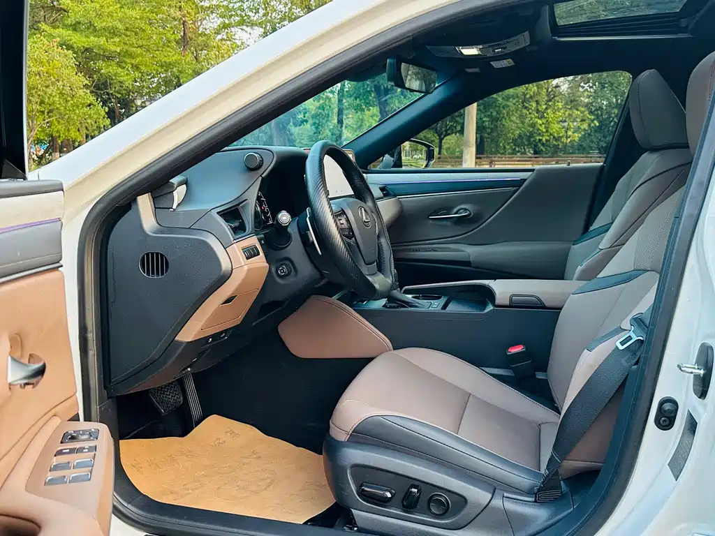 Lexus ES — миниатюра 13