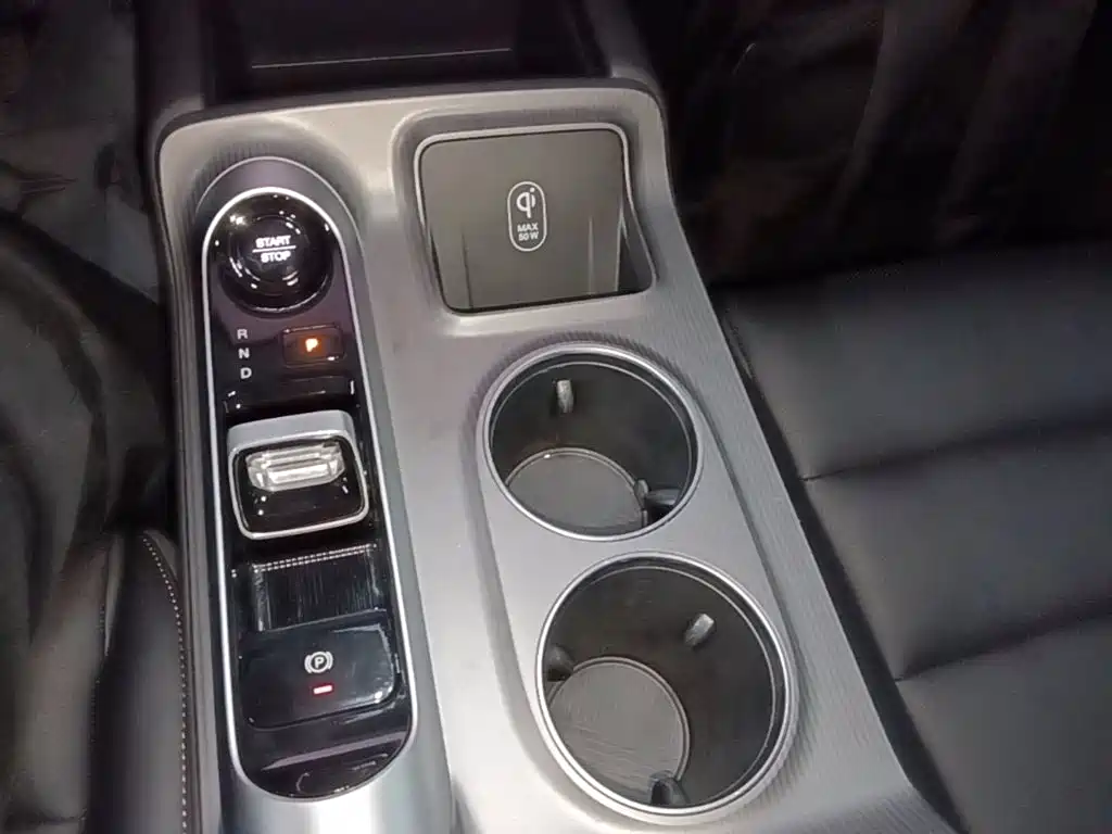 GAC Motor Trumpchi E8 PHEV — миниатюра 14