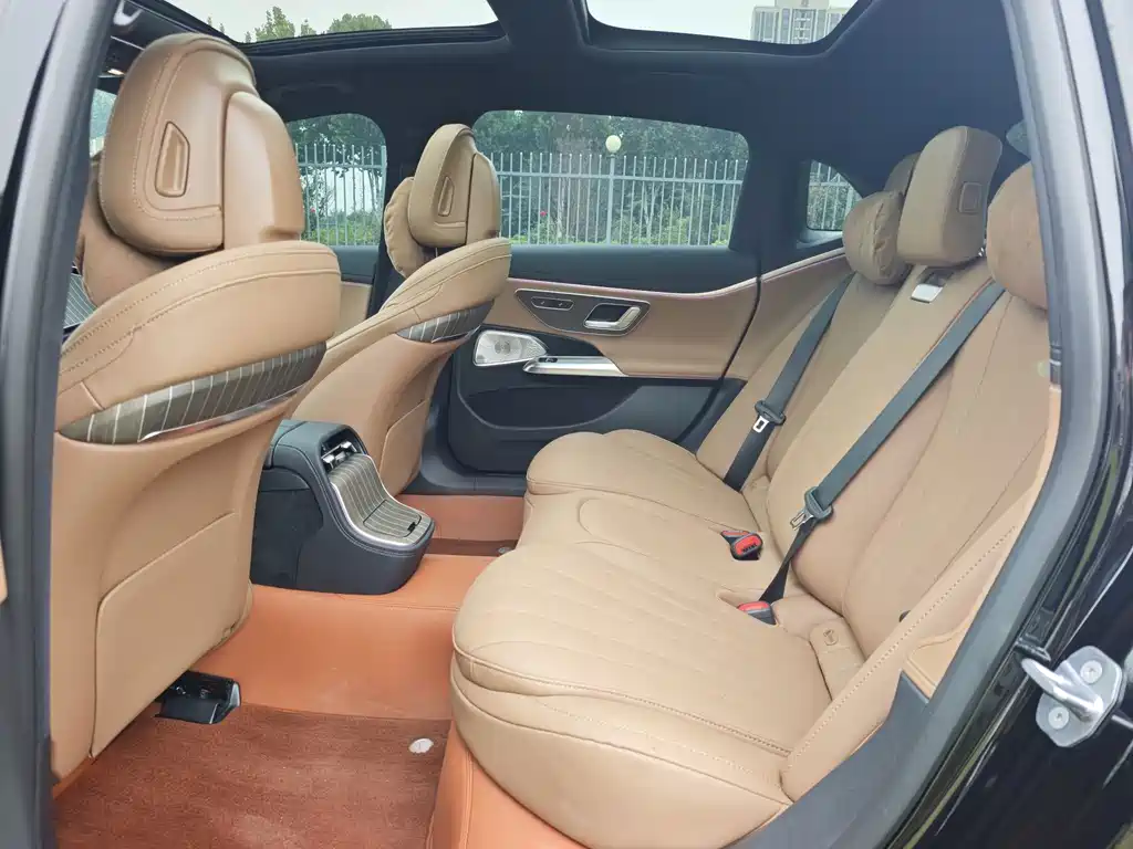 Mercedes-Benz E-Class — миниатюра 29