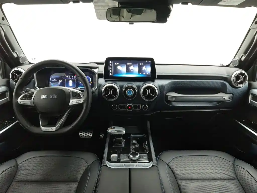 BAIC BJ40 2023 2.0D AT
