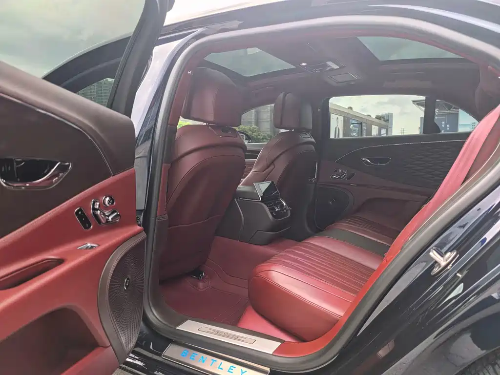 Bentley Flying Spur — миниатюра 13