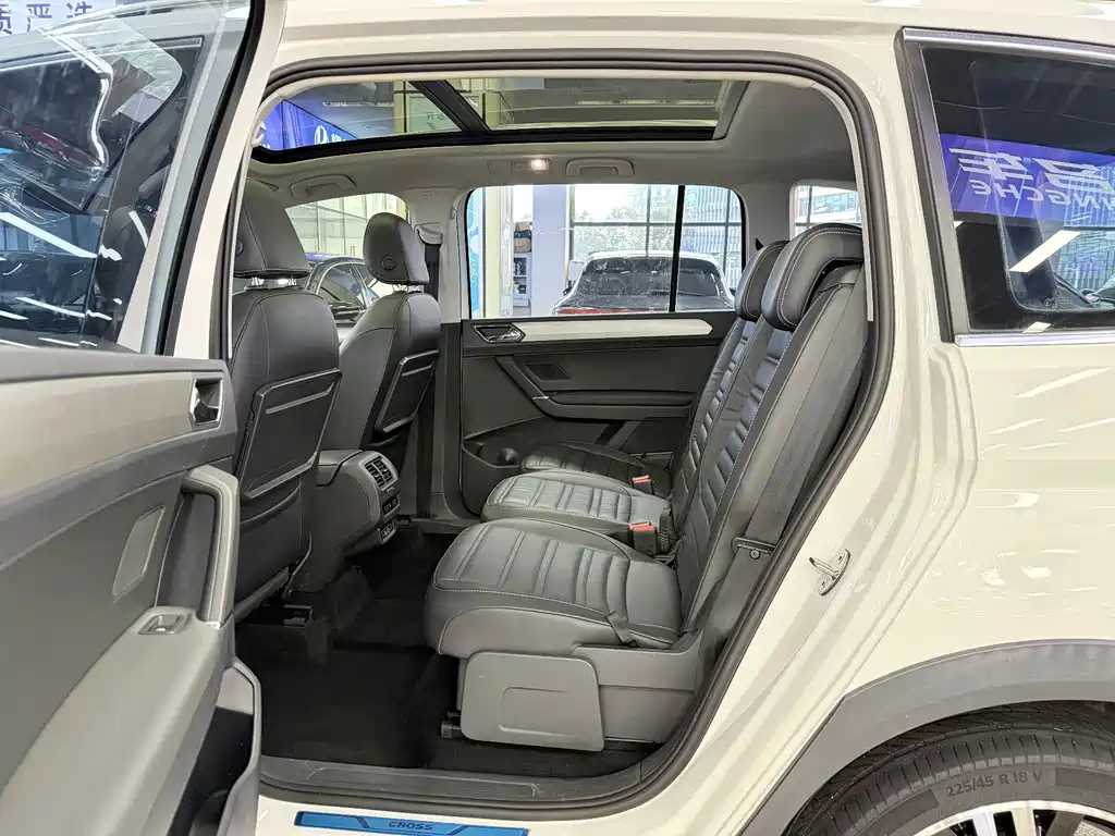 Volkswagen Touran — миниатюра 15