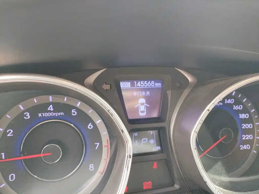 Hyundai Elantra Langdong — миниатюра 9