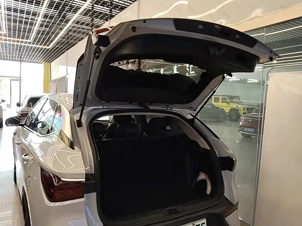 BYD Yuan Plus — миниатюра 19