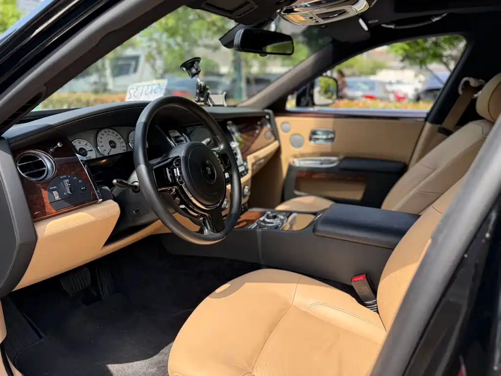 Rolls-Royce Ghost — миниатюра 10