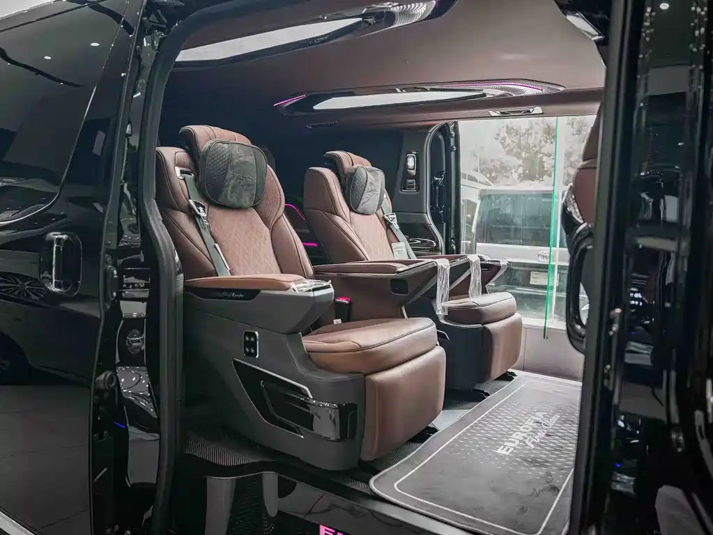 Toyota Hiace — миниатюра 7