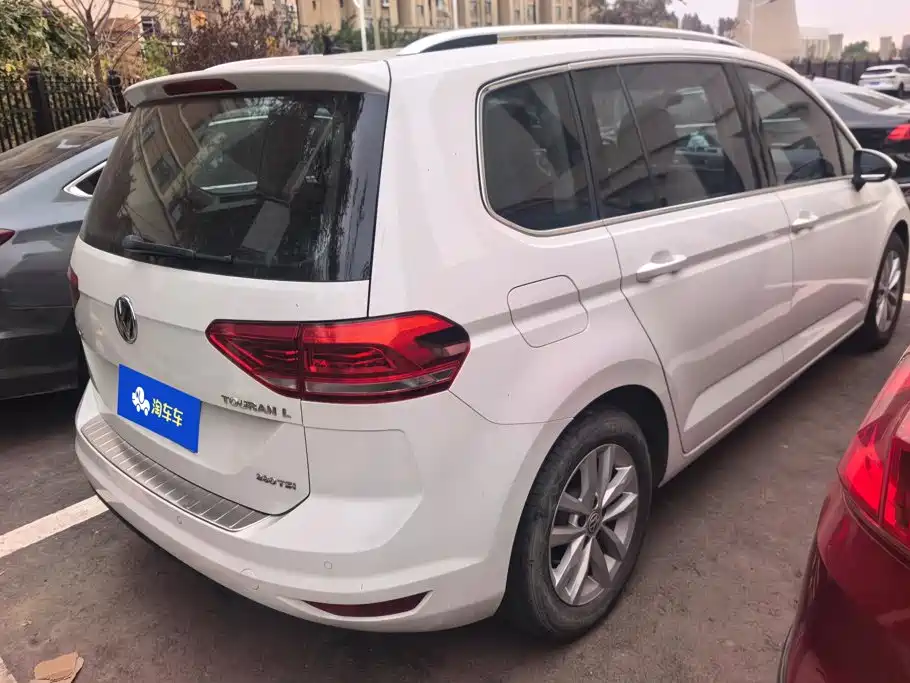 Volkswagen Touran — миниатюра 3