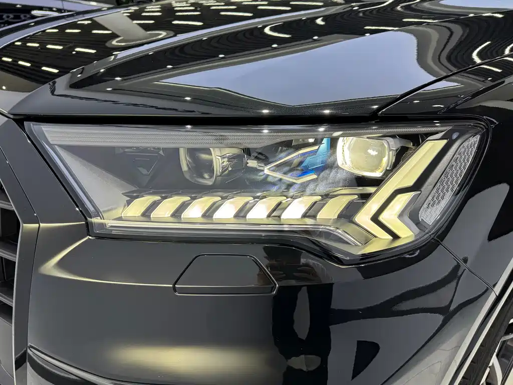 Audi SQ7 — миниатюра 8