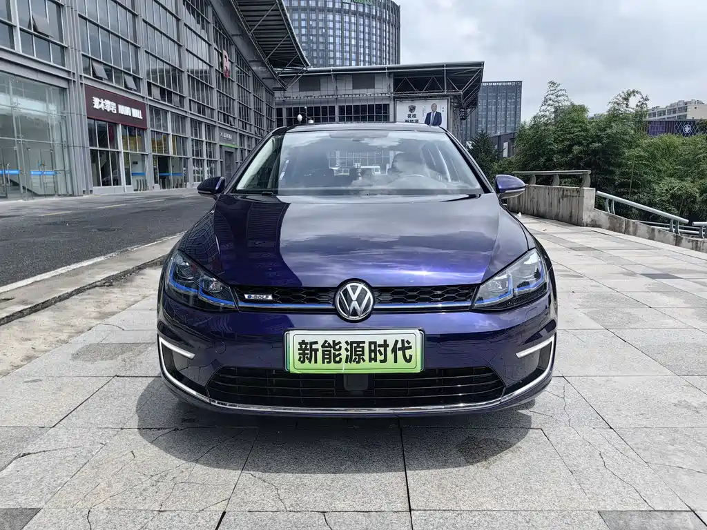 Volkswagen Golf EV — миниатюра 2
