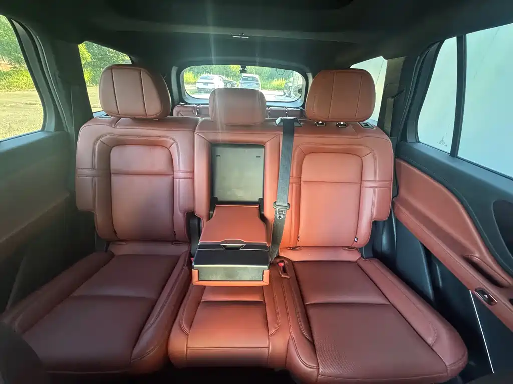Lincoln Aviator — миниатюра 6