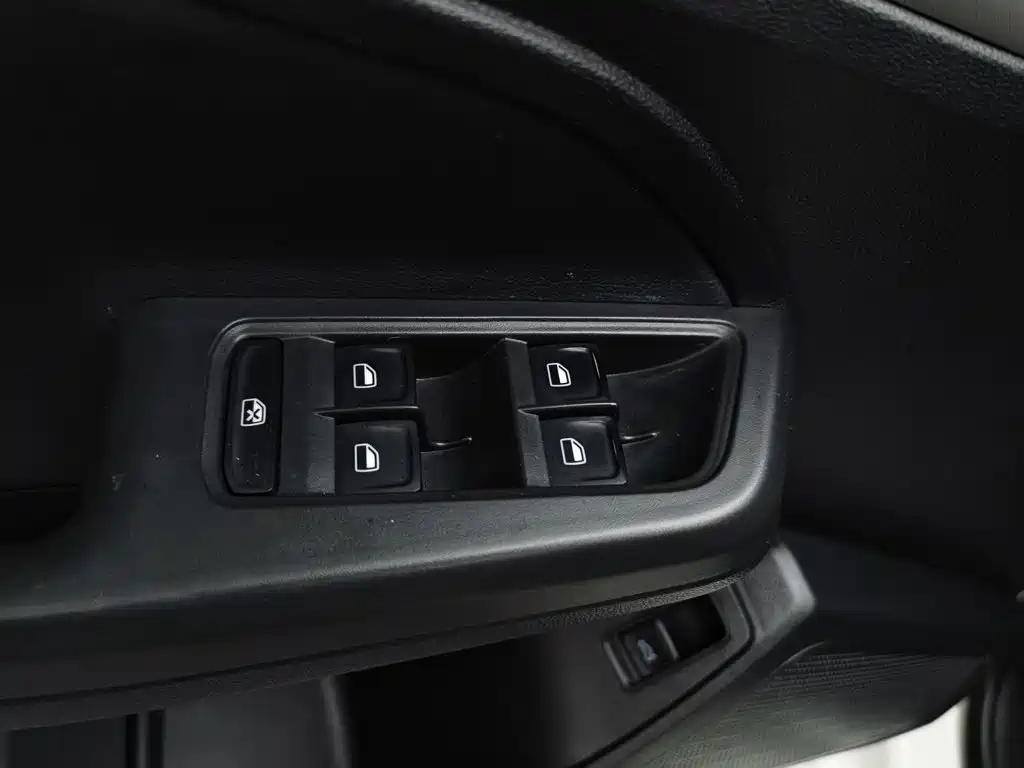 Volkswagen Lavida — миниатюра 9