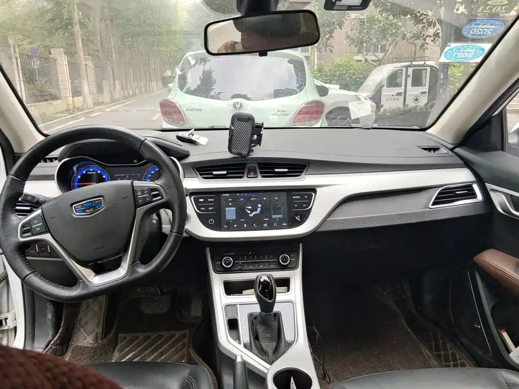 Geely Vision — миниатюра 9