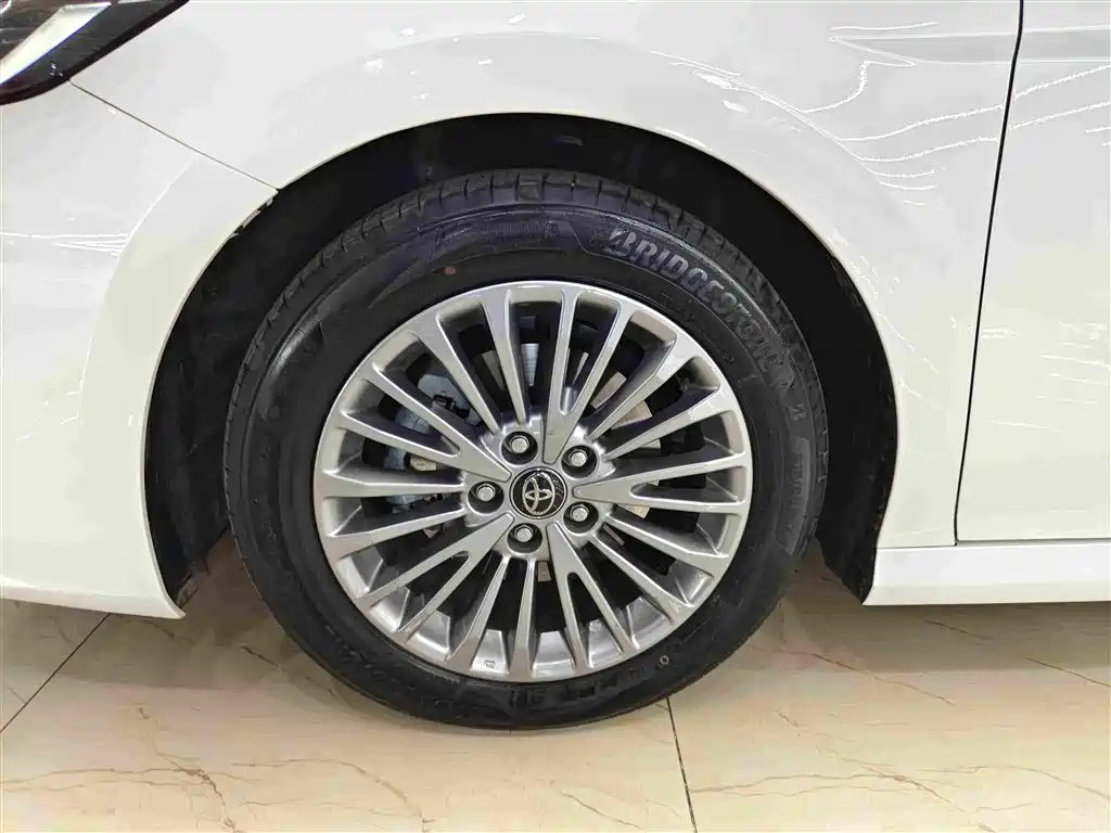 Toyota Camry — миниатюра 10