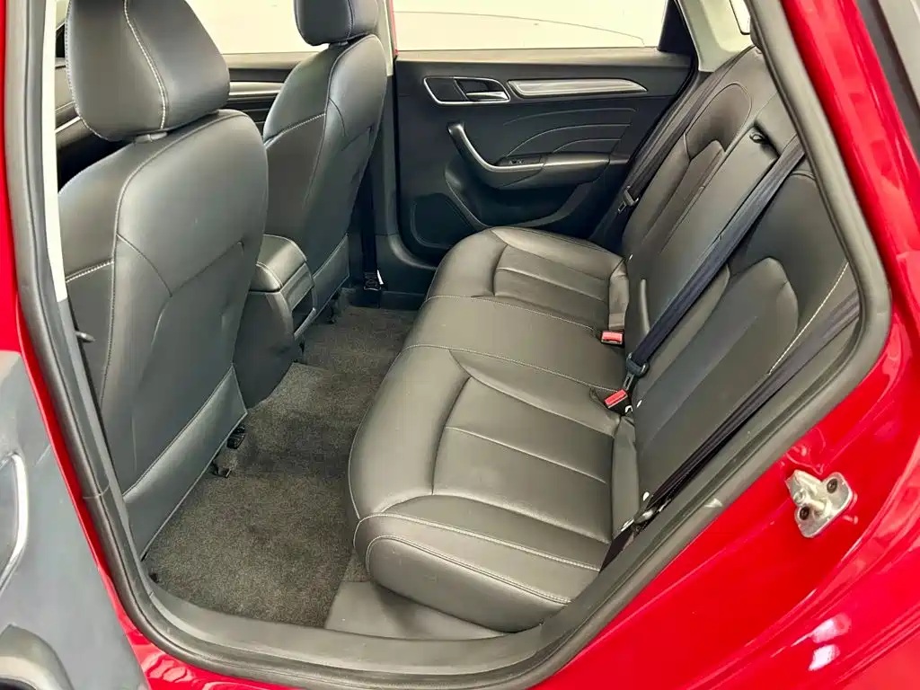 Roewe i6 Classic — миниатюра 7