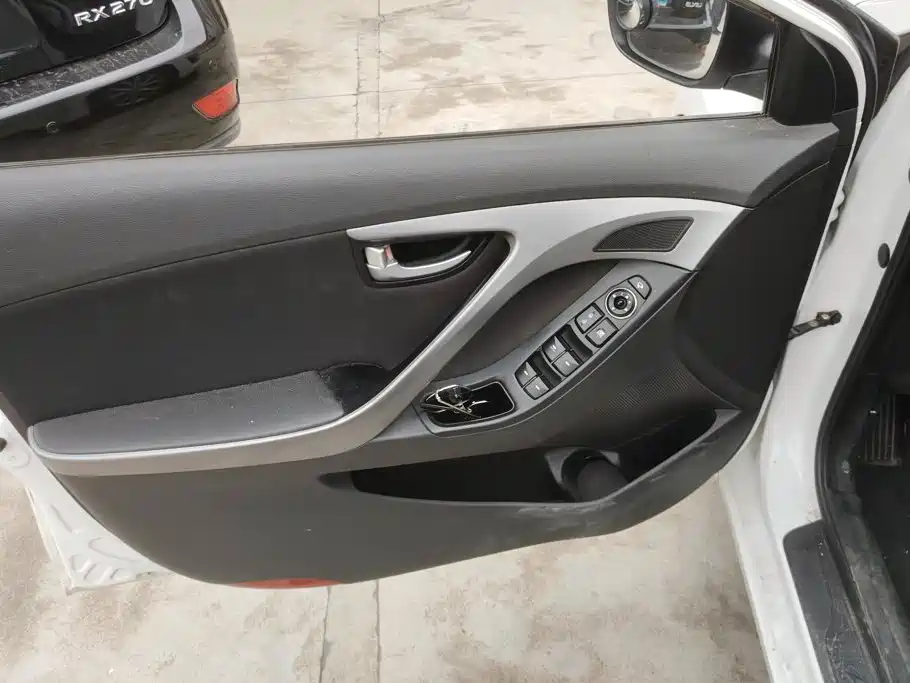 Hyundai Elantra Langdong — миниатюра 7