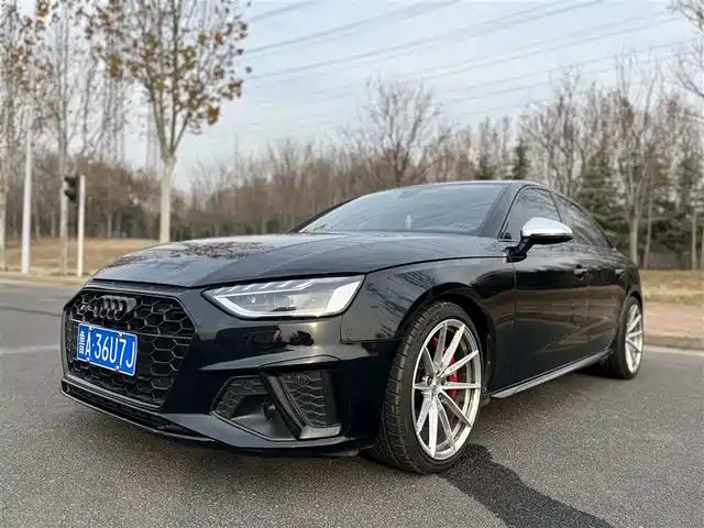 AUDI S4