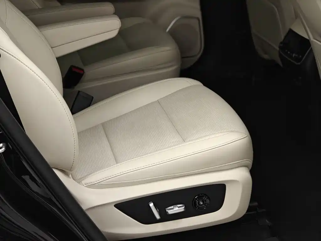 Li Auto Li ONE — миниатюра 12