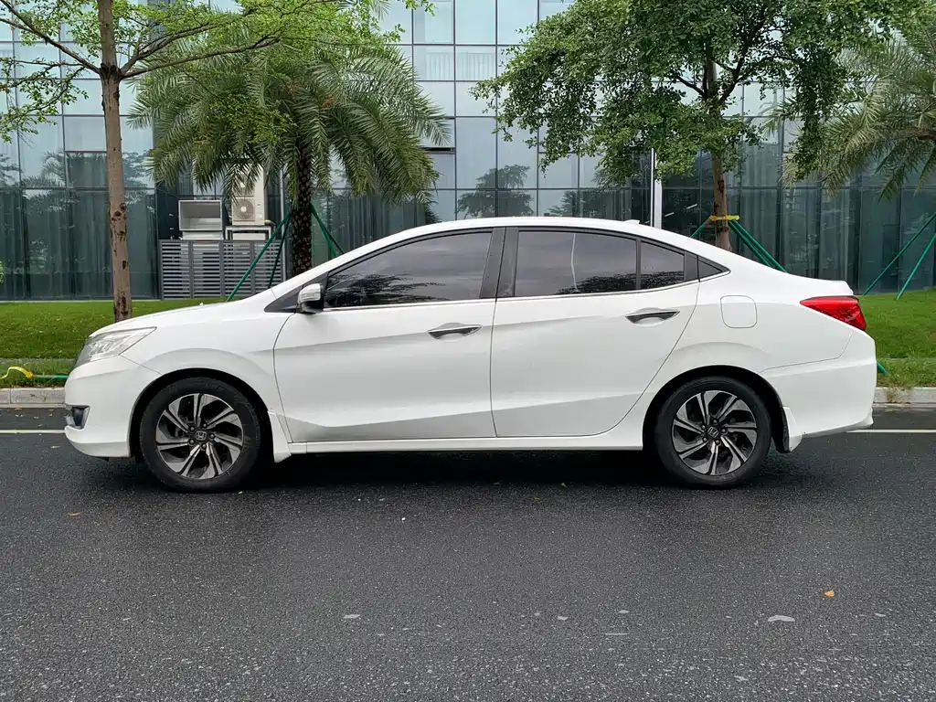 Honda Crider 2017 1.8L CVT Comfort