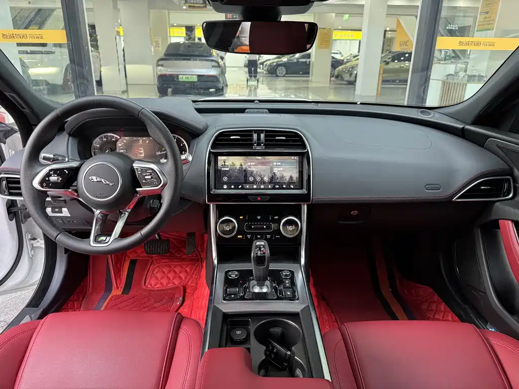 Jaguar XEL — миниатюра 10