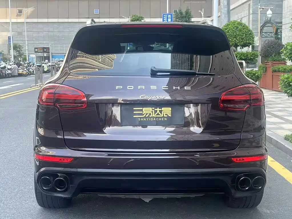 Porsche Cayenne — миниатюра 5