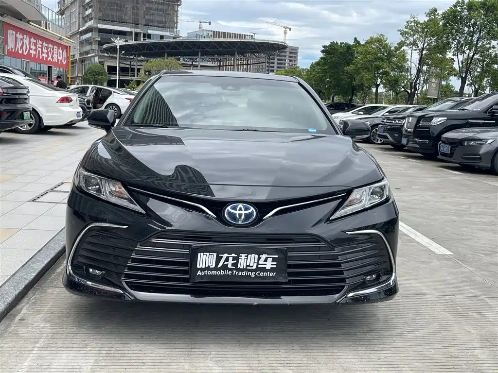 Toyota Camry — миниатюра 2