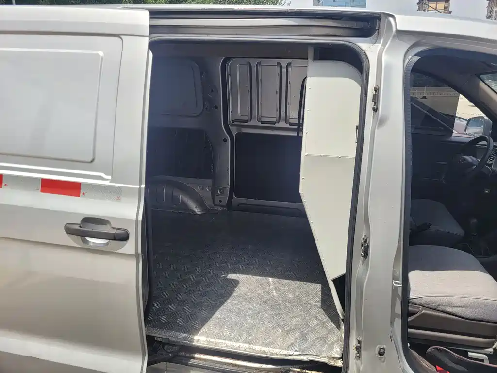 Wuling V 2021 1.5L LAR