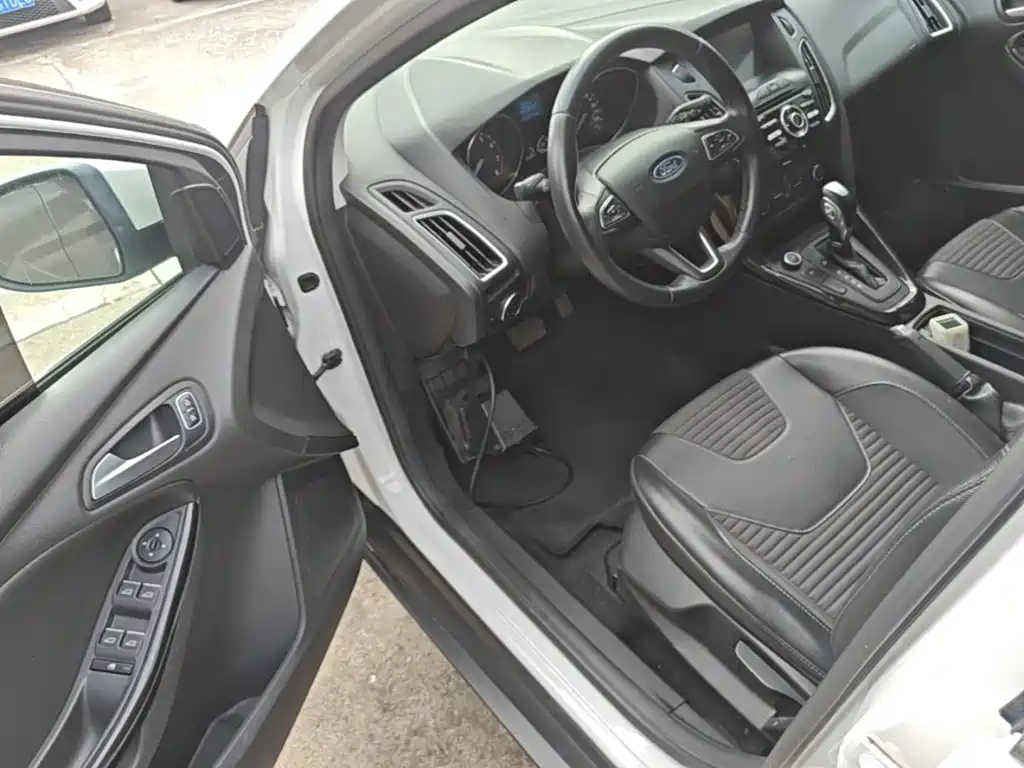 Ford Focus — миниатюра 16