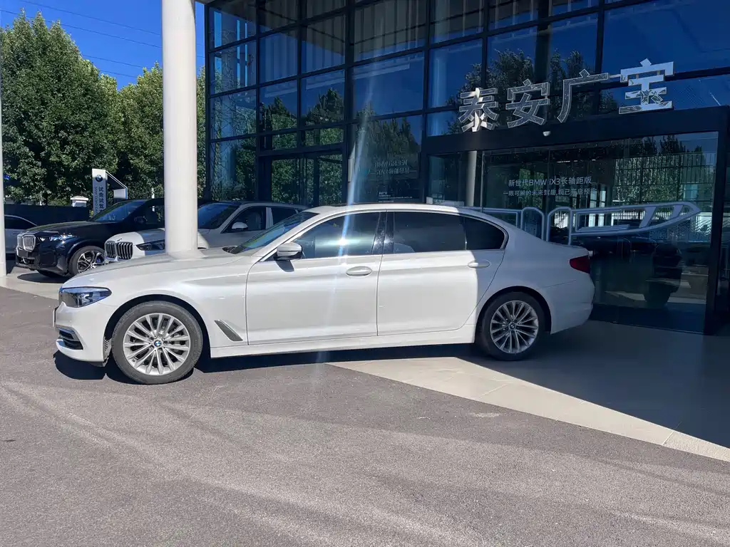 BMW 5 Series — миниатюра 2