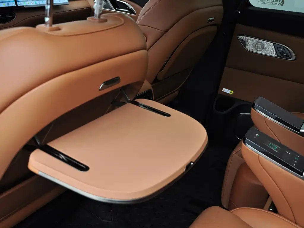 Hongqi Hongqi HQ9 PHEV — миниатюра 11