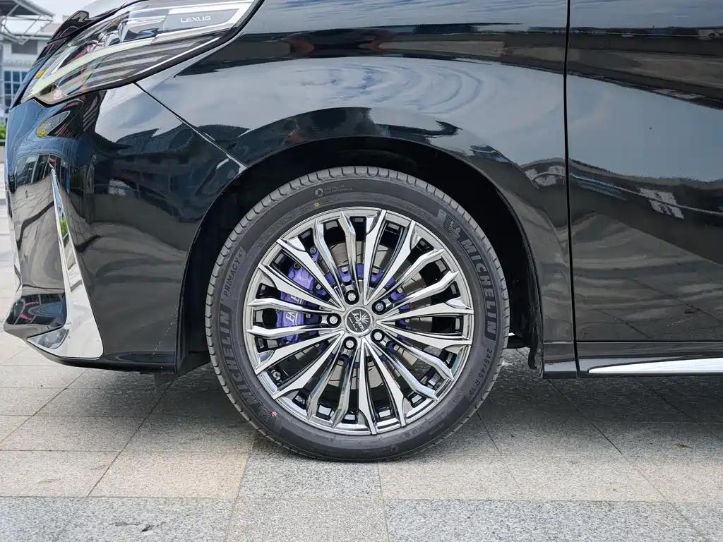 Lexus LM — миниатюра 5