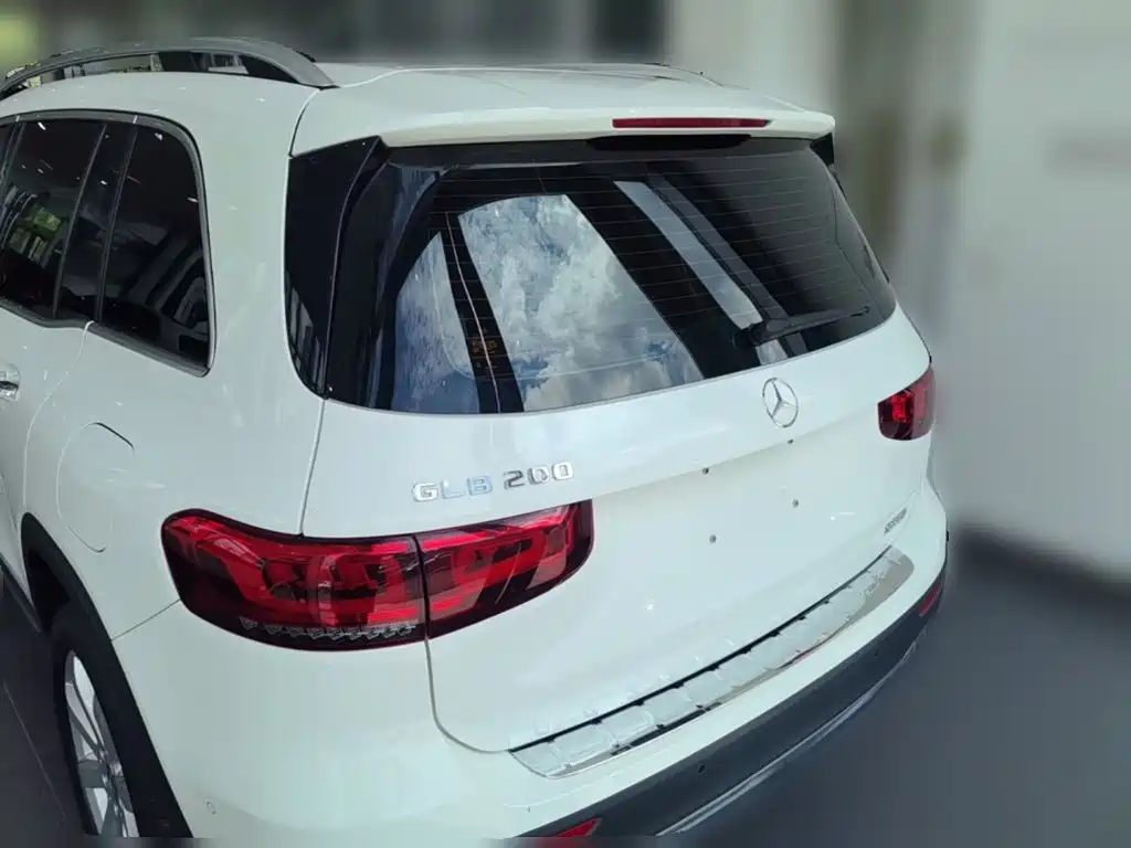 Mercedes-Benz GLB — миниатюра 8