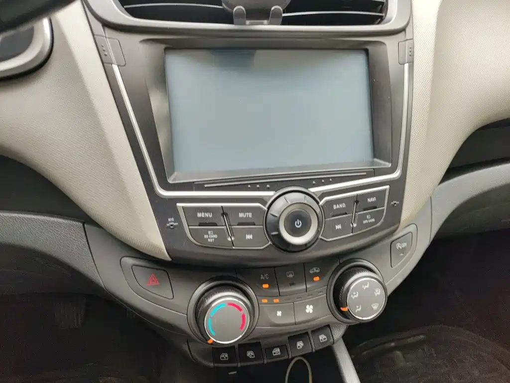 Chevrolet Sail — миниатюра 14