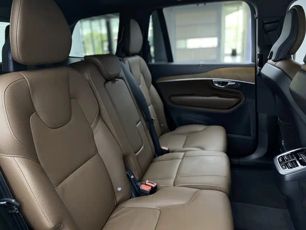 Volvo XC90 — миниатюра 28
