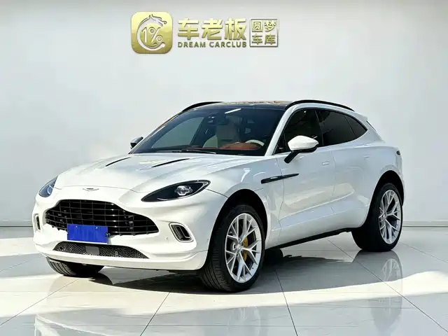 Aston Martin DBX