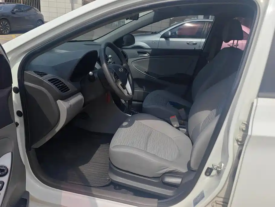 Hyundai Verna — миниатюра 9