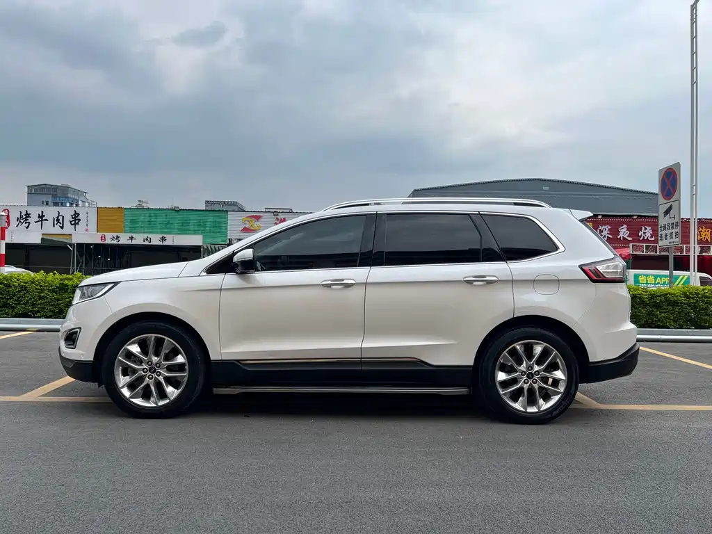 Ford Edge — миниатюра 8