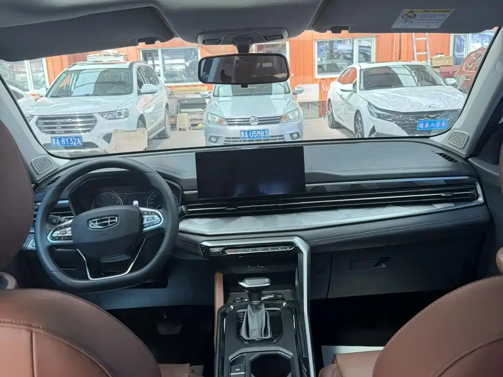 Geely Vision X6 — миниатюра 11