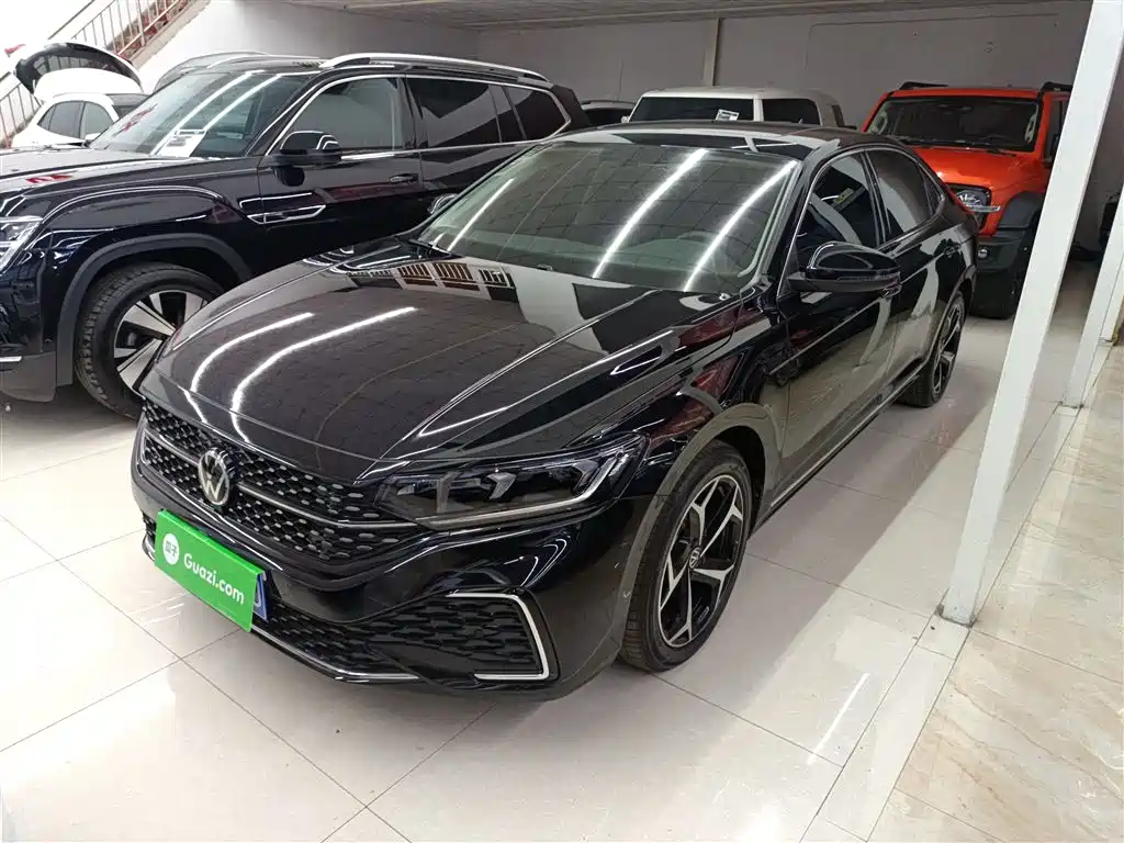 Volkswagen Passat 2024