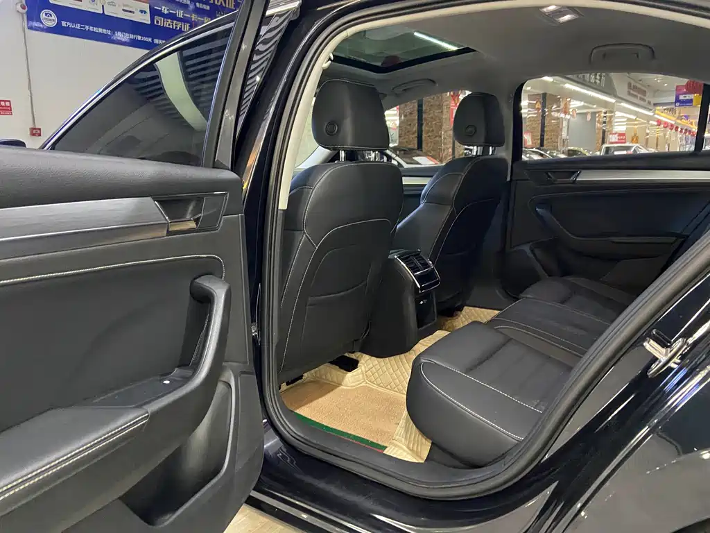 Skoda Superb TSI280 DSG Premium Edition, фото 8