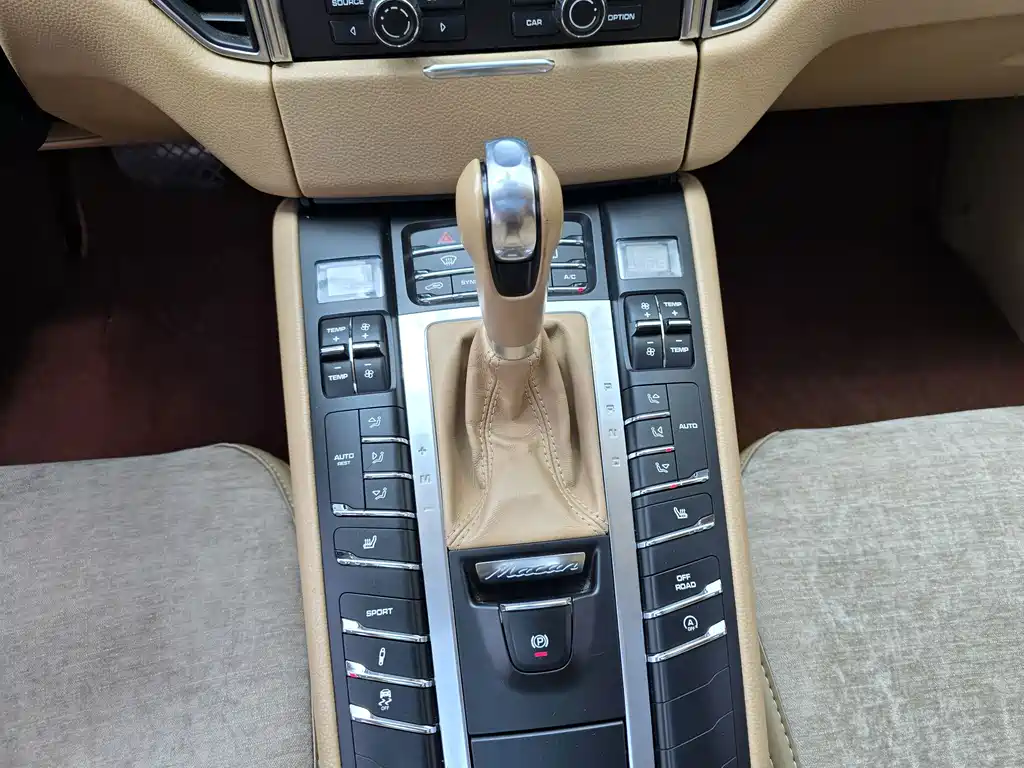 Porsche Macan — миниатюра 13