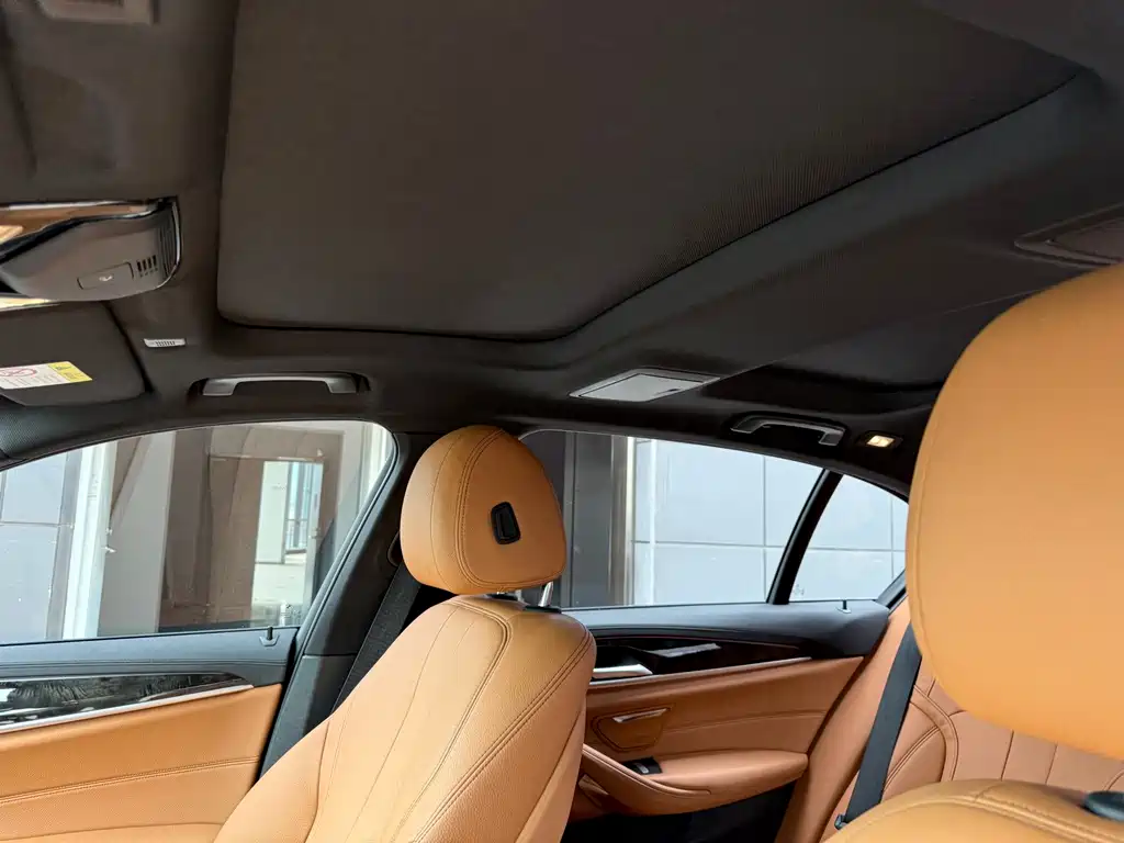 BMW 5 Series — миниатюра 29