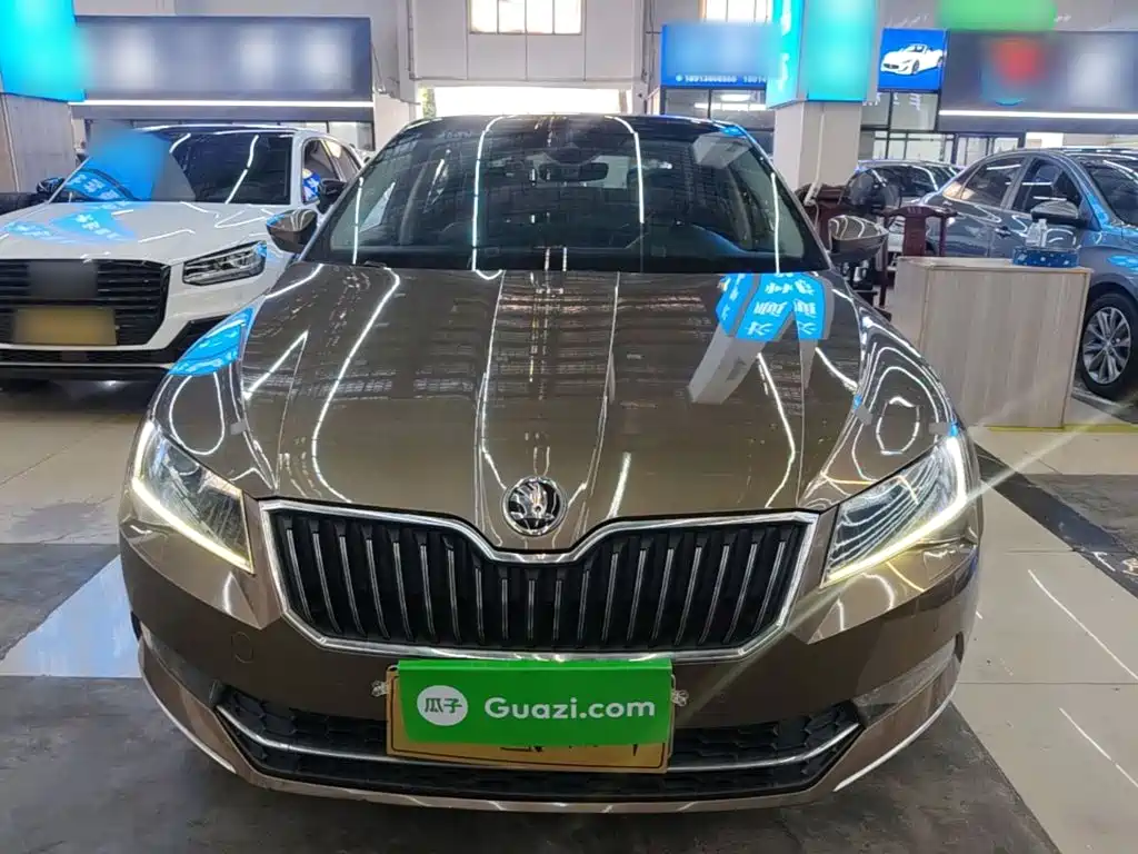 Skoda Superb — миниатюра 3