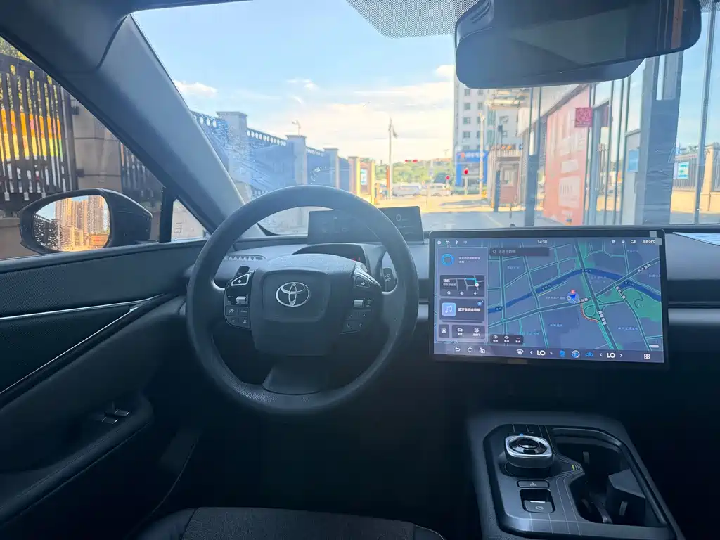 Toyota bZ5 — миниатюра 5