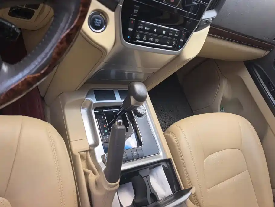 Toyota Land Cruiser — миниатюра 16