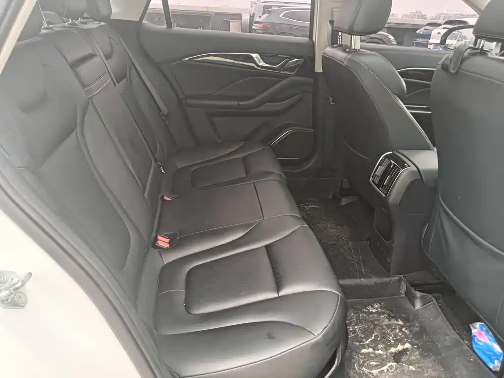 Bestune B70 2023 1.5T AT 70