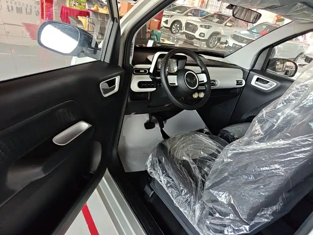 Wuling MINIEV — миниатюра 16