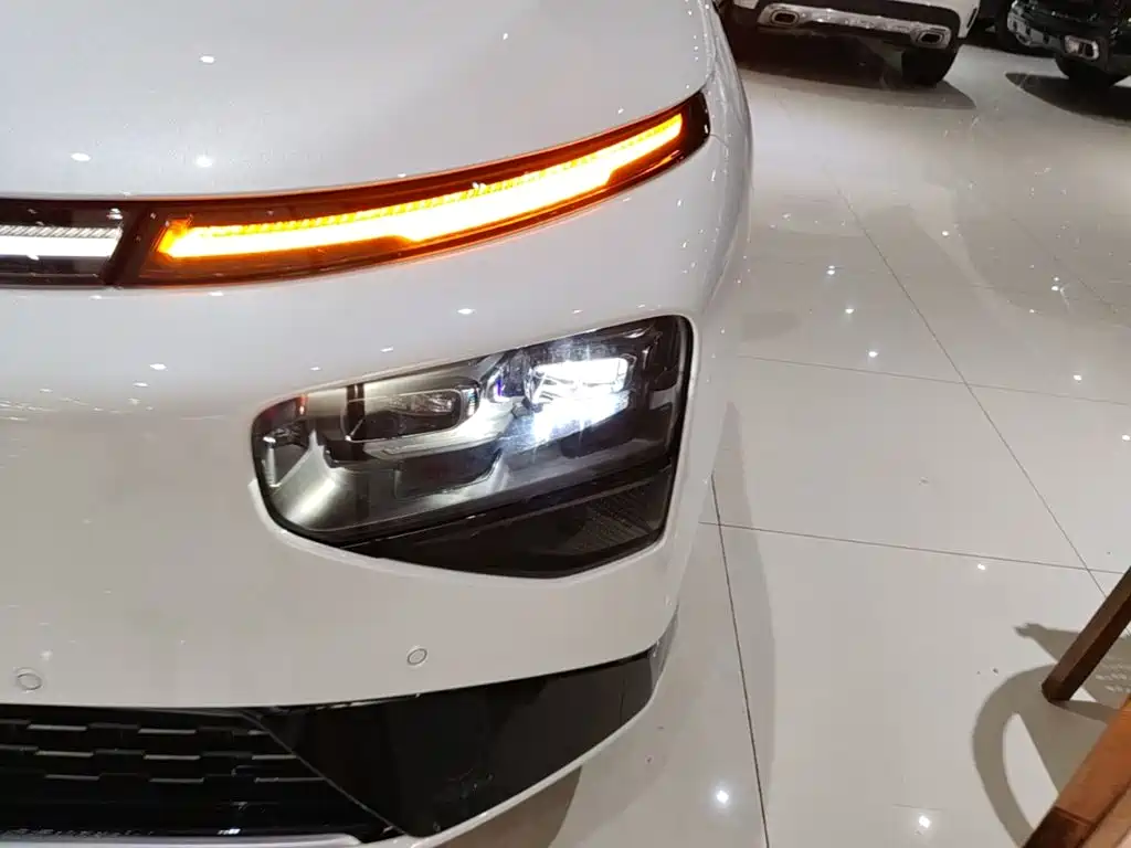 XPeng G9 — миниатюра 24