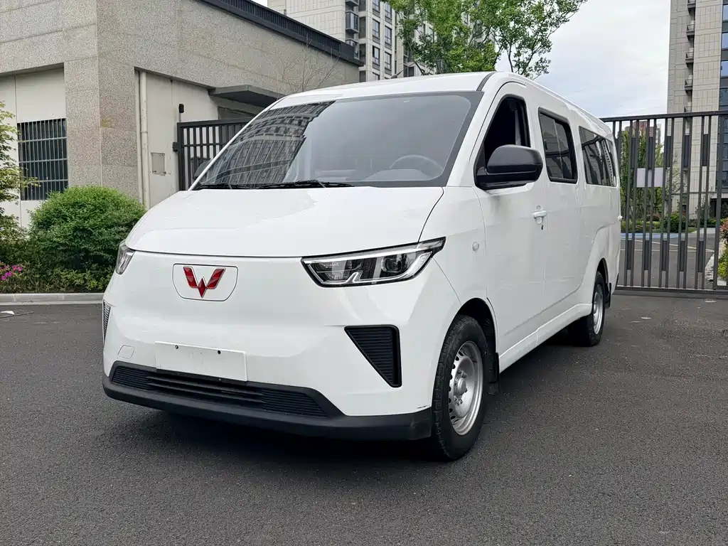 Wuling Yangguang — миниатюра 2