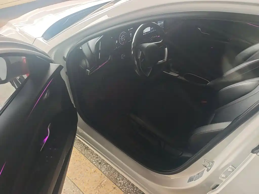 Hyundai Elantra — миниатюра 16